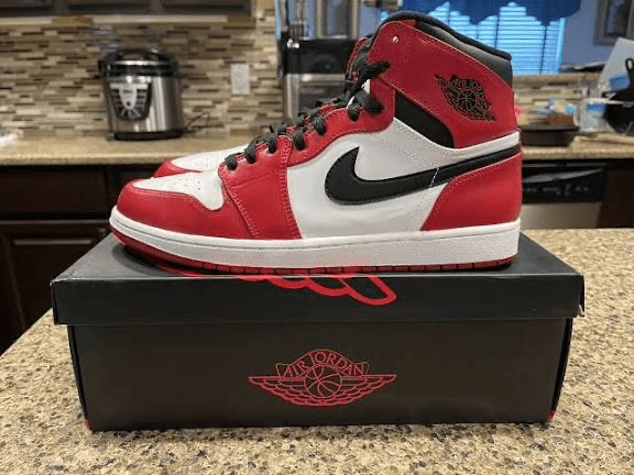Baskets montantes Nike Air Jordan rouges et blanches — photo 1
