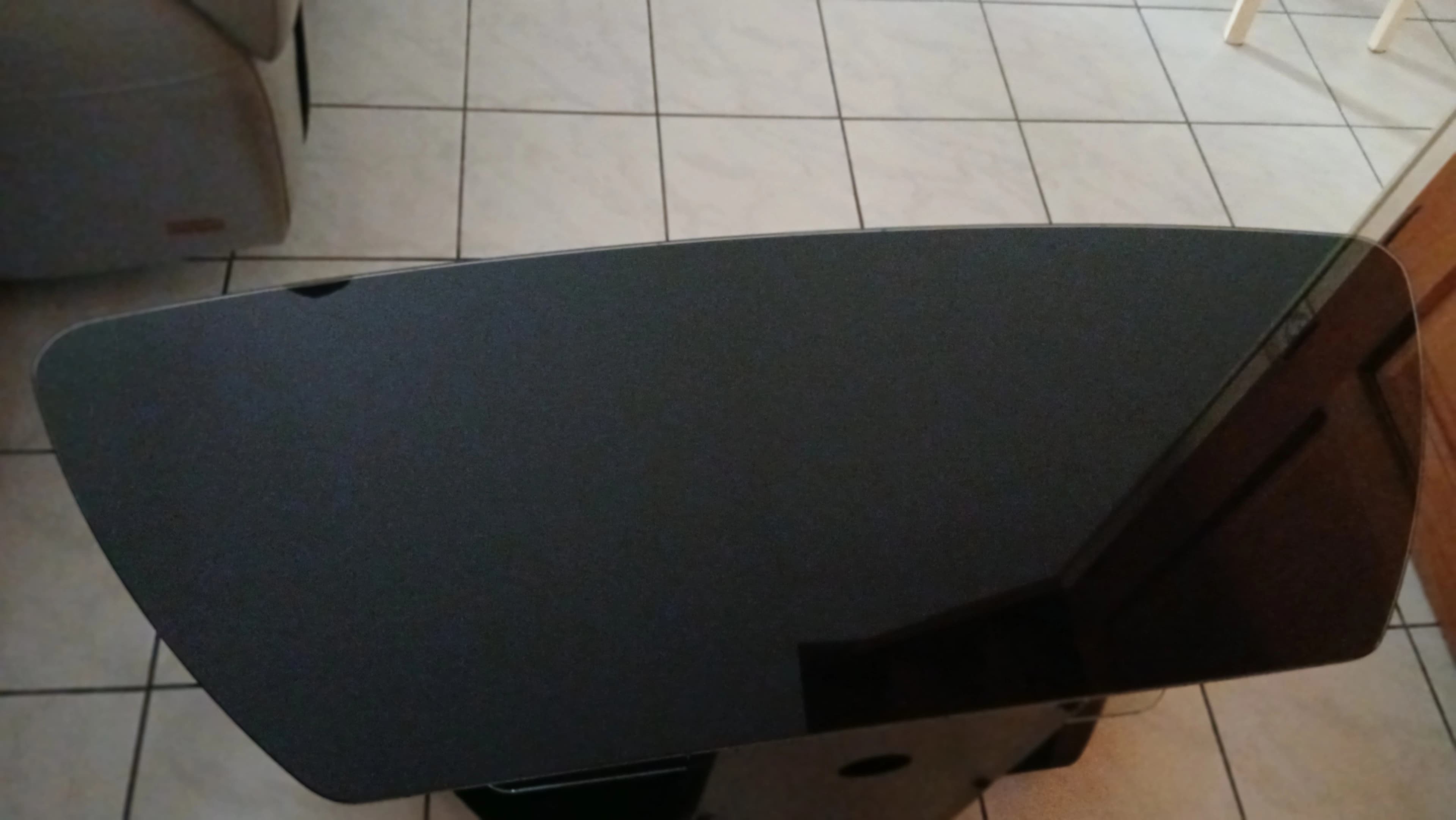 Meuble TV noir en verre trempé et métal — photo 3