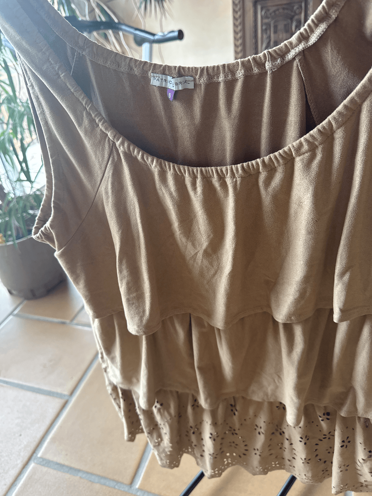 Top PATRICIA BRIAL camel à volants taille 5