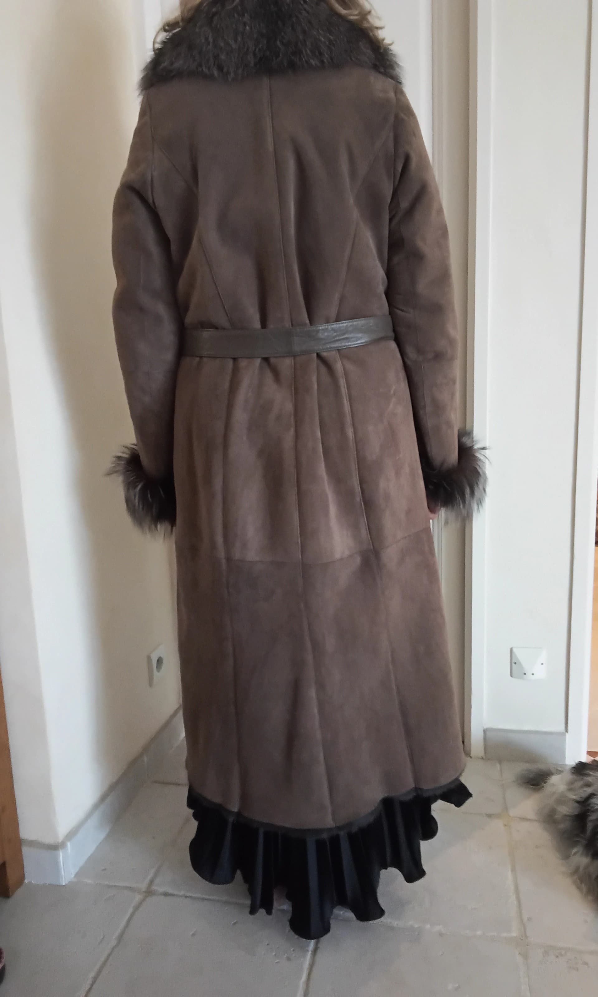 Manteau long fausse fourrure femme marron — photo 2