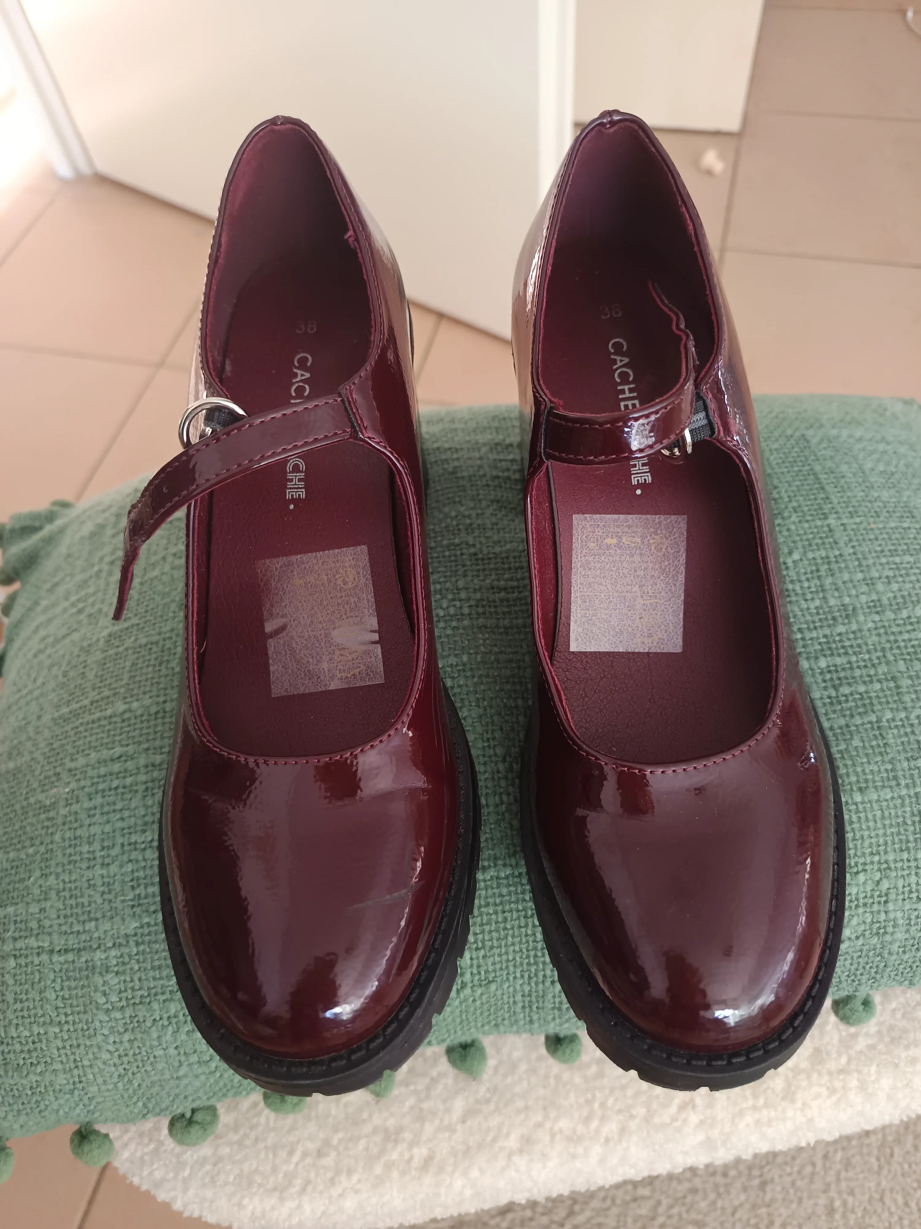 Chaussures vernies bordeaux CACHE CACHE T.38