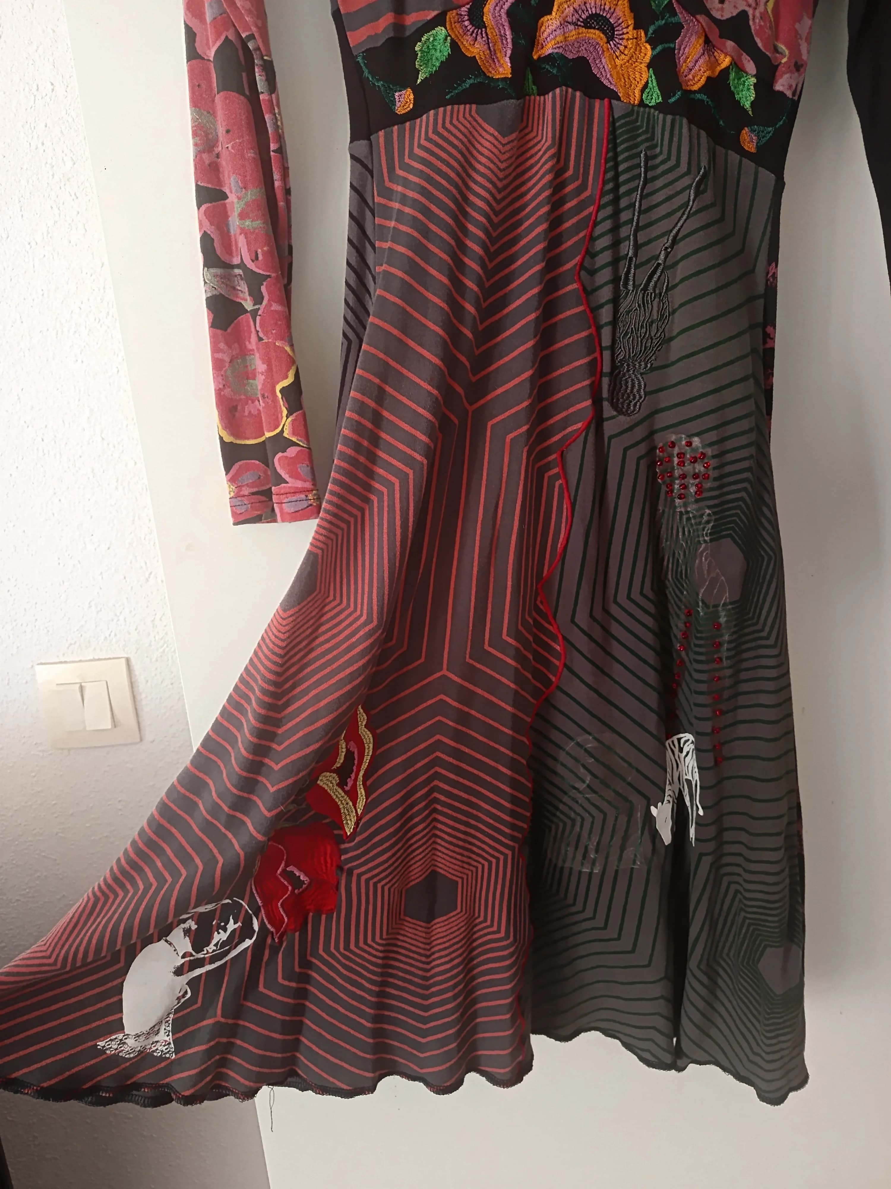 Robe Desigual imprimée motifs floraux et graphiques — photo 2