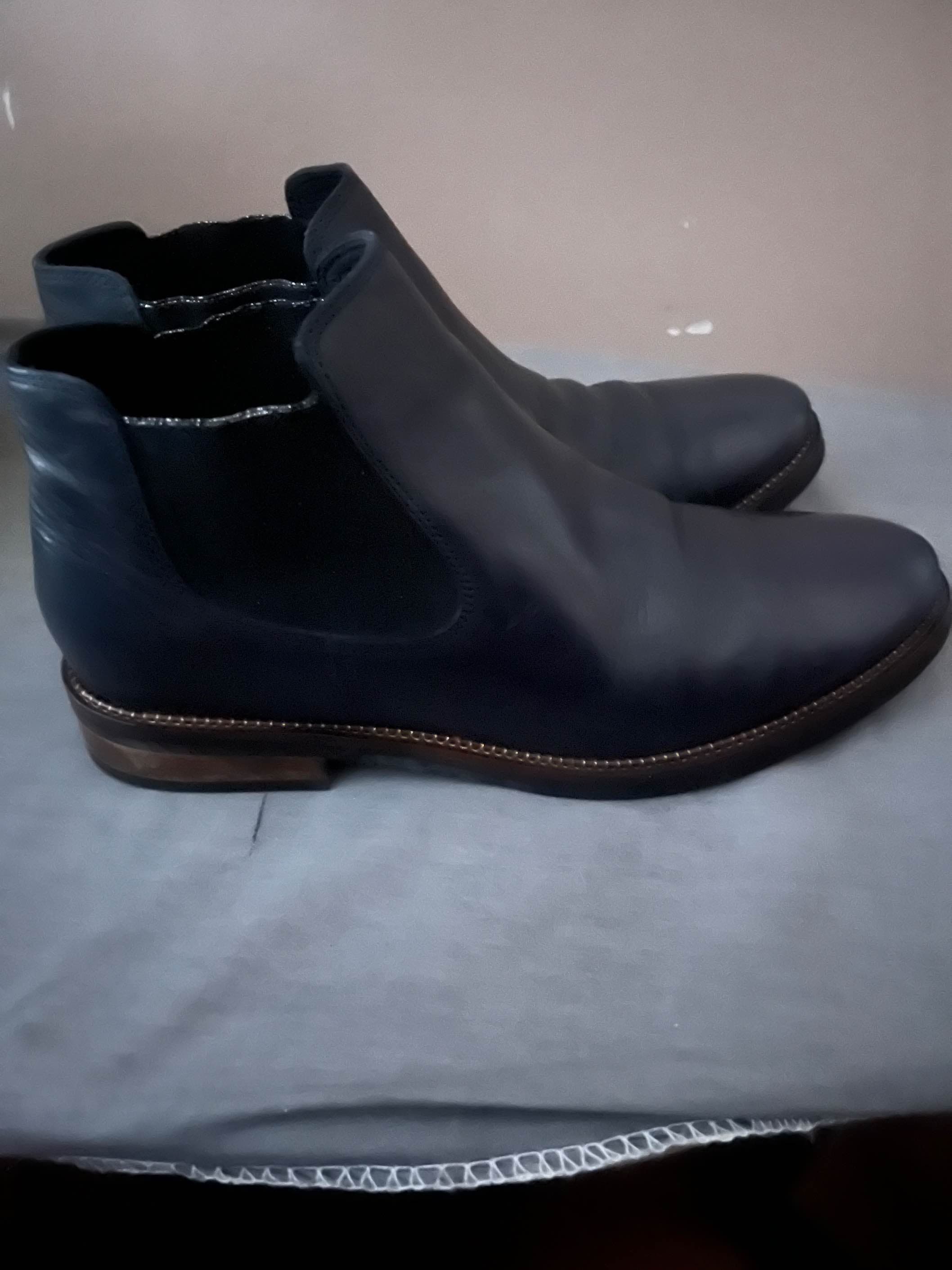 Bottines en cuir femme, bleue marine, élégantes — photo 2