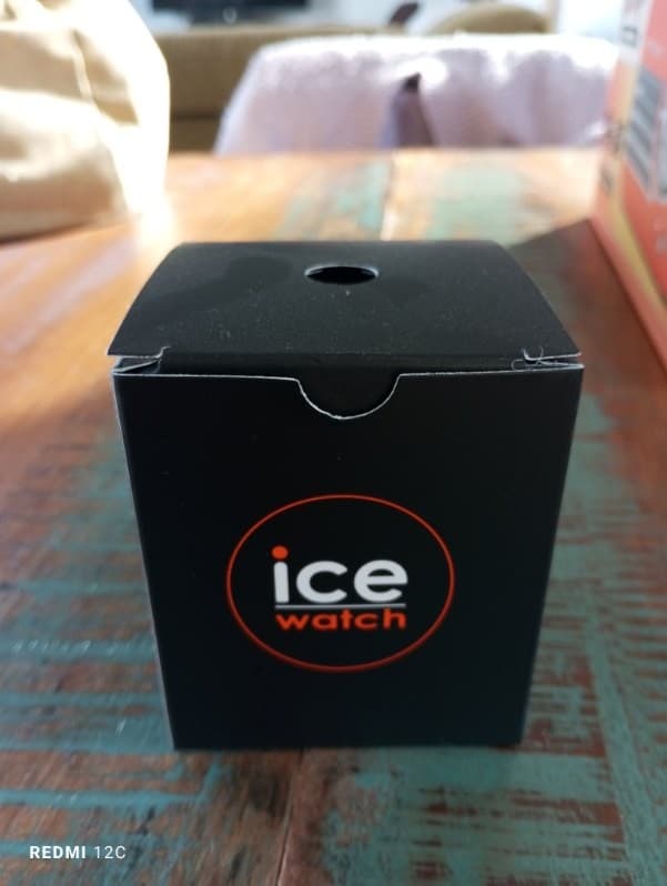 Montre Ice-Watch digitale or et blanc, neuve — photo 3