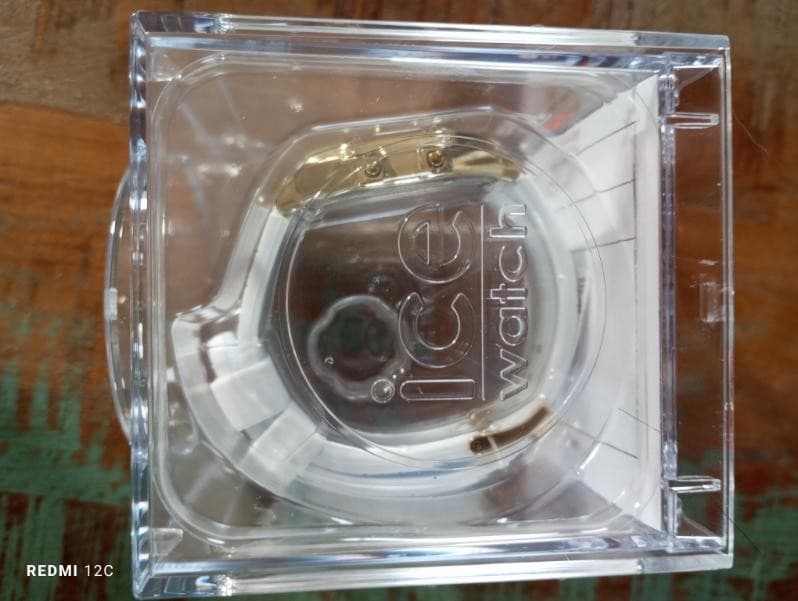 Montre Ice-Watch digitale or et blanc, neuve — photo 4