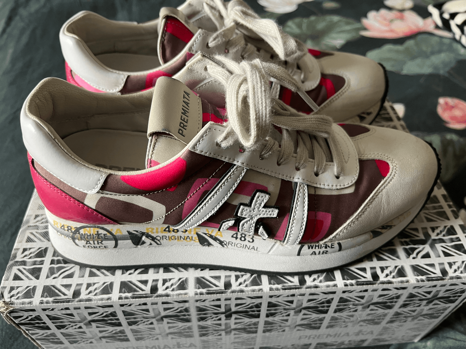 Baskets Premiata motif camouflage rose