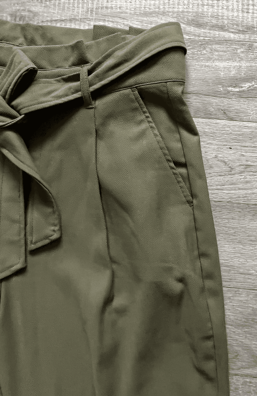 Pantalon taille haute femme vert kaki avec ceinture nouée — photo 5