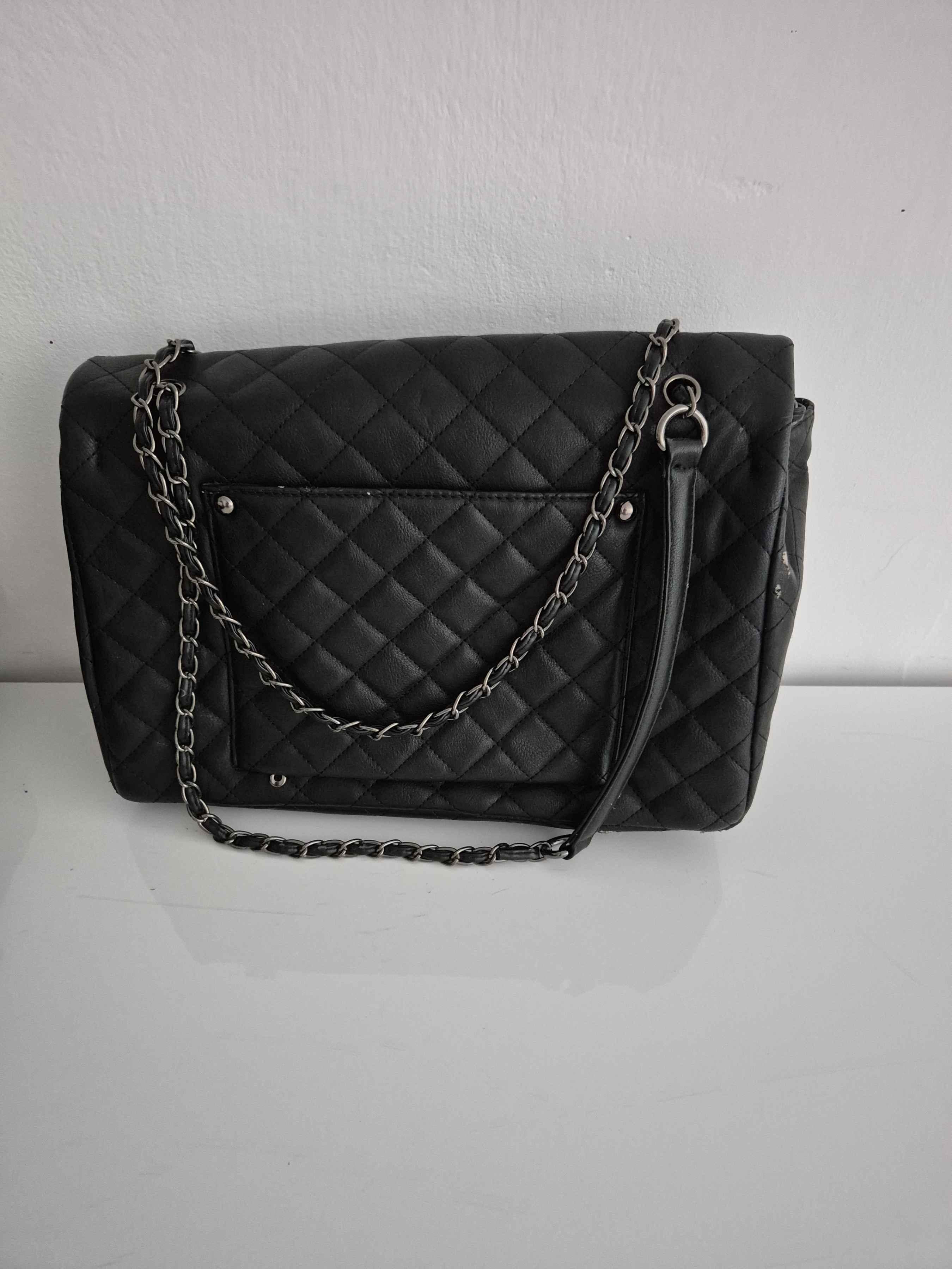 Sac à main noir matelassé chaîne argentée — photo 2