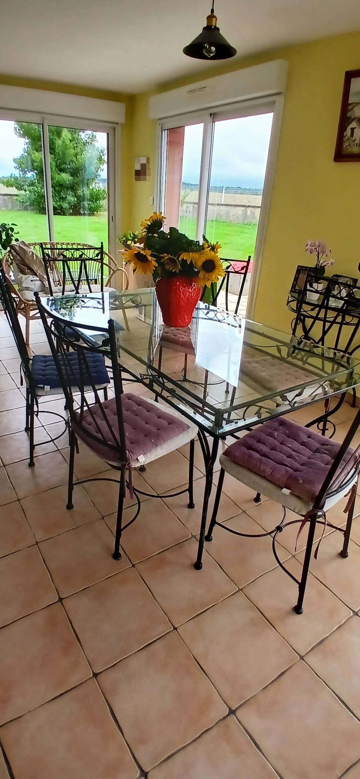 Table de jardin fer forgé et verre trempé avec chaises — photo 2