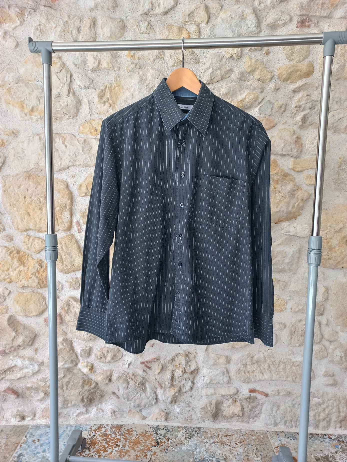 Chemise homme noire à rayures blanches taille L